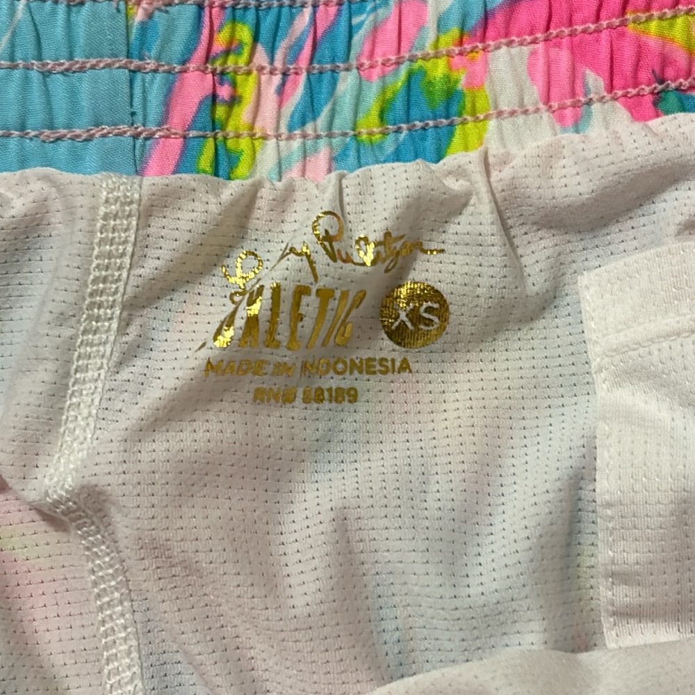 💞Lilly Pulitzer💞 Luxletic💞 bundle of 3 pairs of XS shorts💞 - Picture 5 of 7